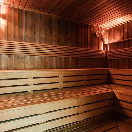 Royal Tulip فندق كولوبرزيغ